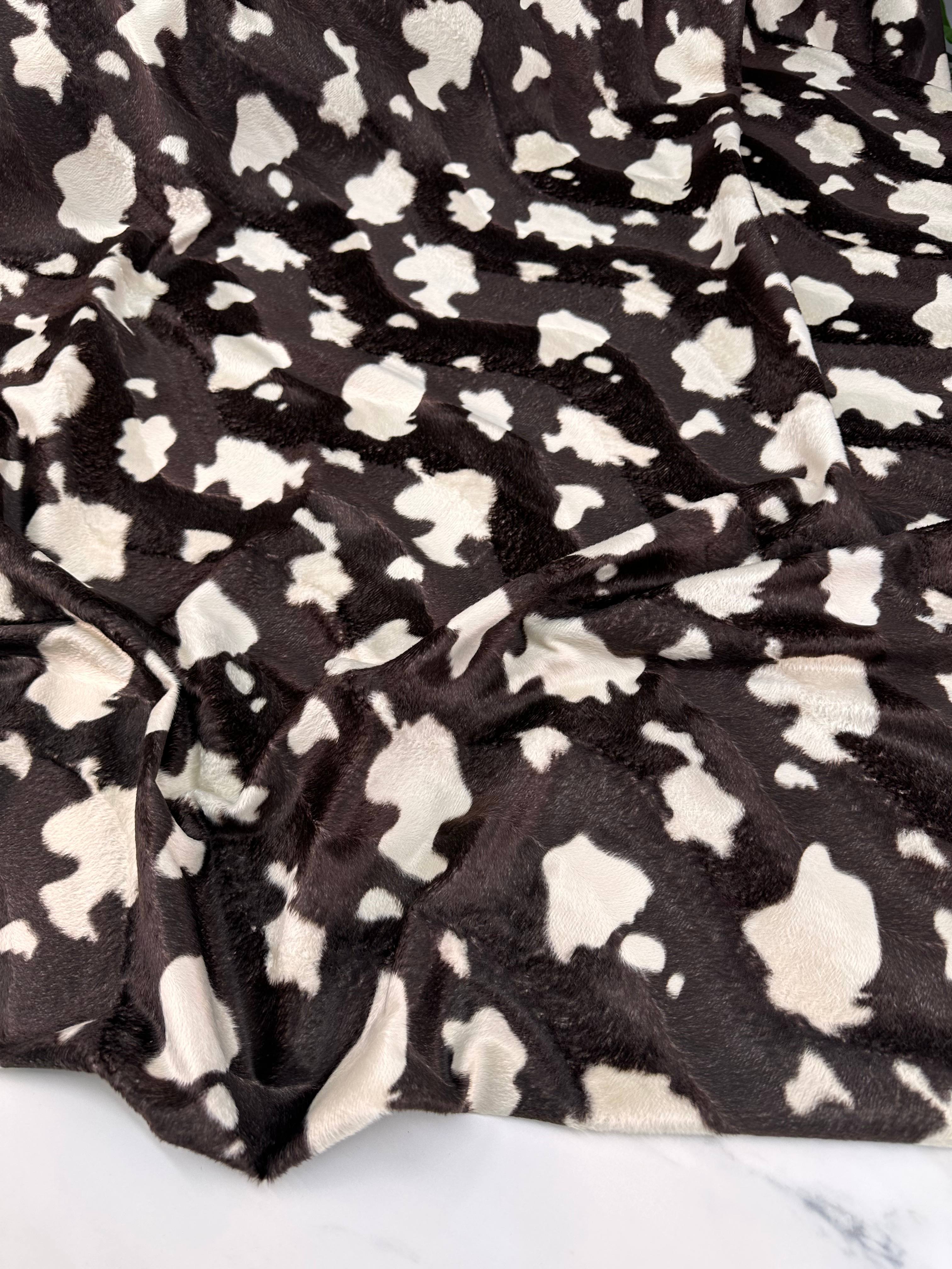 Kahfe Dalmaçyalı Kısa Pelüş