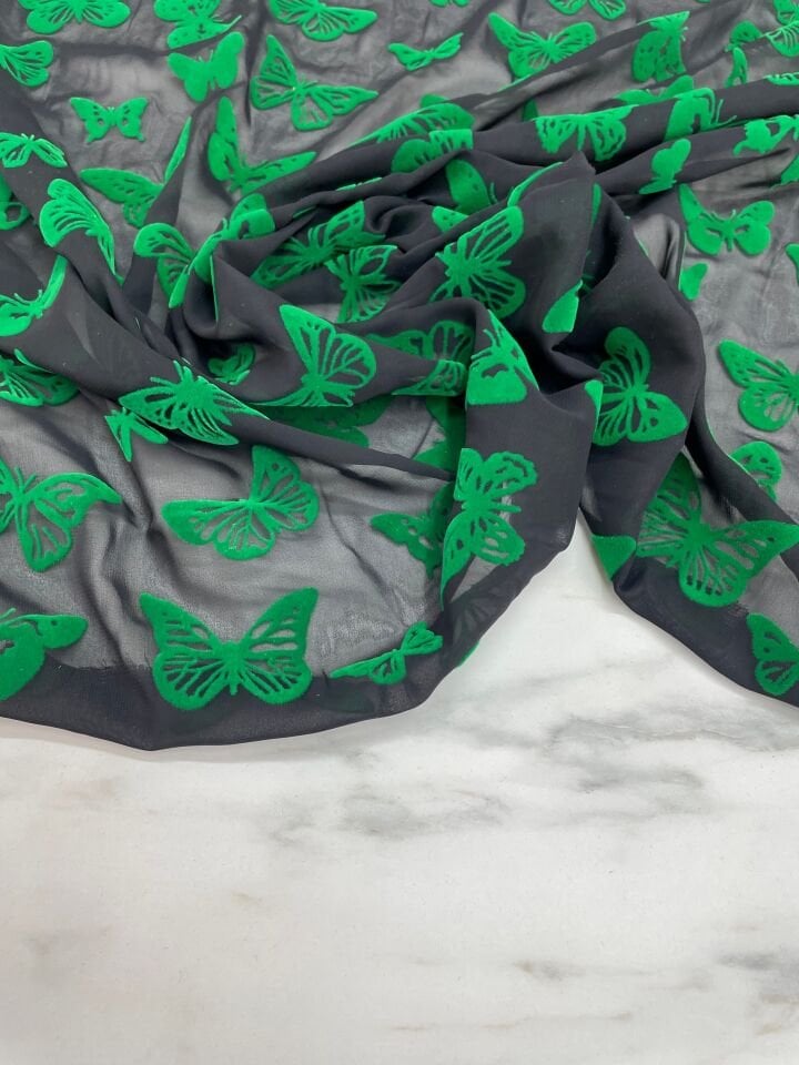 Kelebek Desenli Kabartma Flok Elbiselik Abiyelik Şifon Kumaş