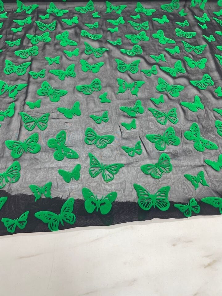 Kelebek Desenli Kabartma Flok Elbiselik Abiyelik Şifon Kumaş