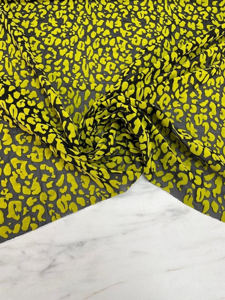 Gül Desenli Kabartma Flok Elbiselik Abiyelik Şifon Kumaş