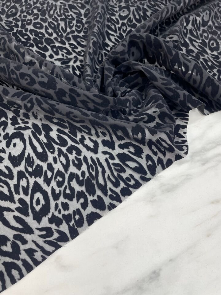 Leopar Desenli Kabartma Flok Elbiselik Abiyelik Şifon Kumaş