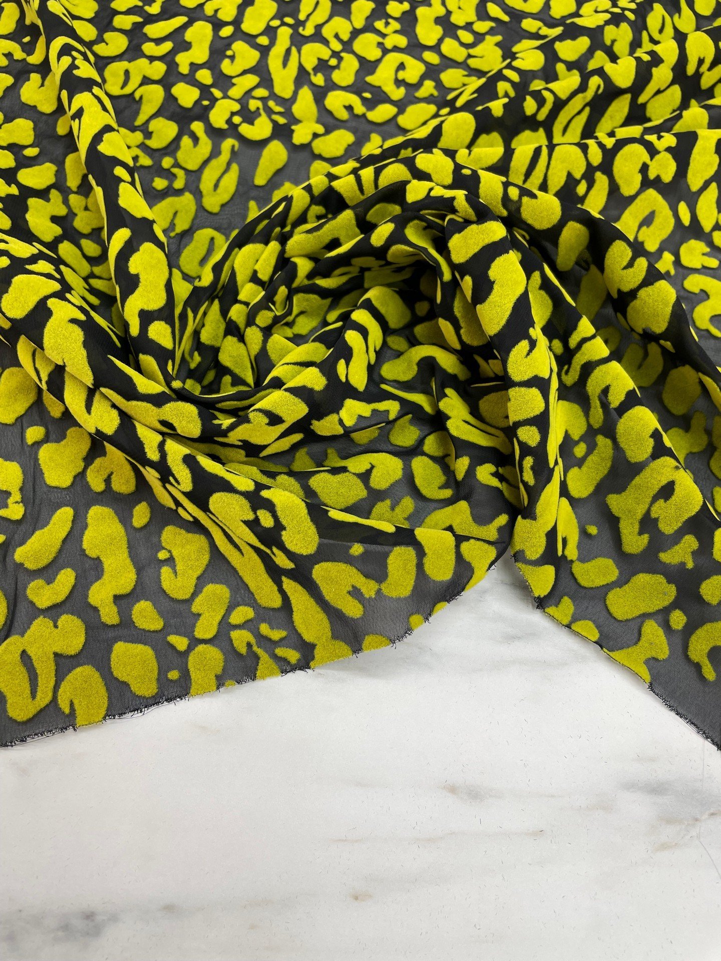 Leopar Desenli Kabartma Flok Elbiselik Abiyelik Şifon Kumaş