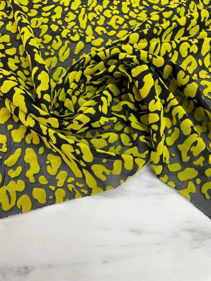 Leopar Desenli Kabartma Flok Elbiselik Abiyelik Şifon Kumaş