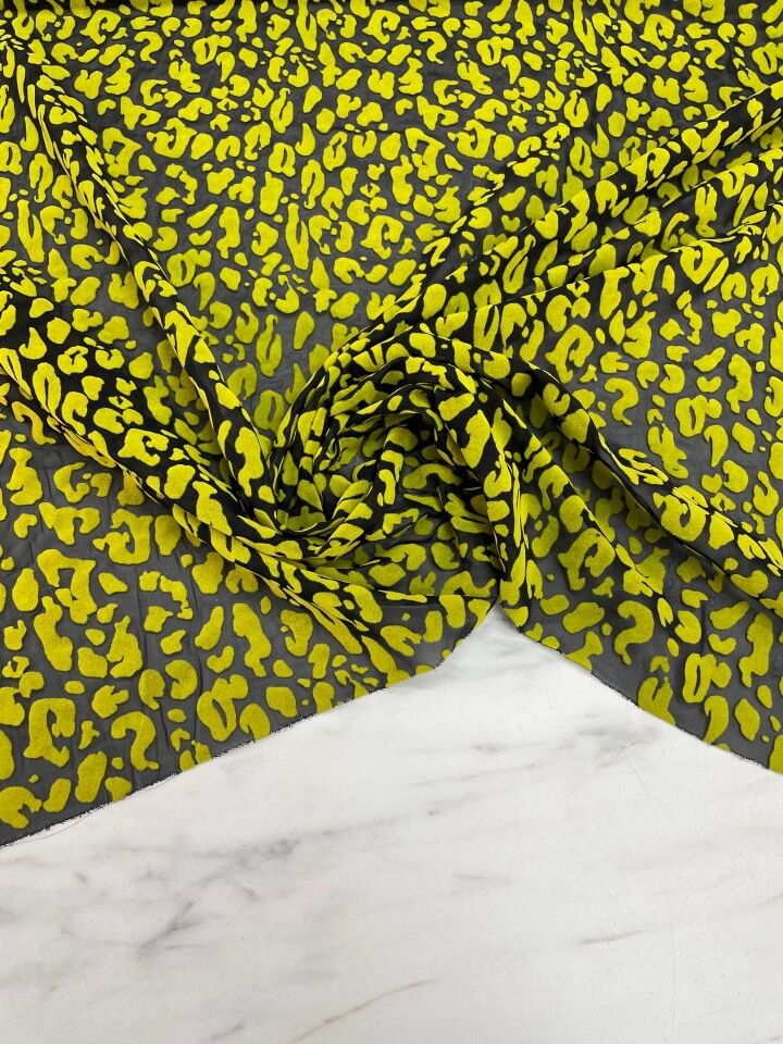 Leopar Desenli Kabartma Flok Elbiselik Abiyelik Şifon Kumaş