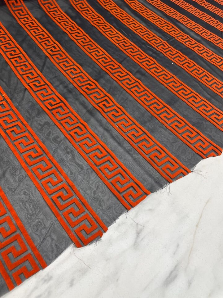 Desenli Kabartma Flok Elbiselik Abiyelik Şifon Kumaş