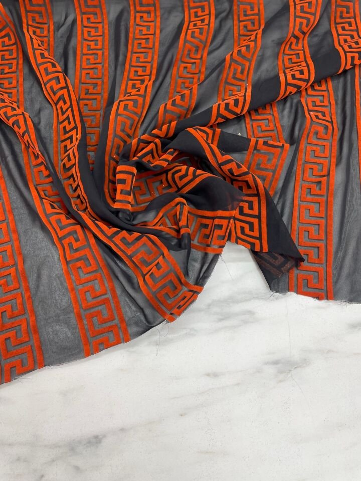 Desenli Kabartma Flok Elbiselik Abiyelik Şifon Kumaş