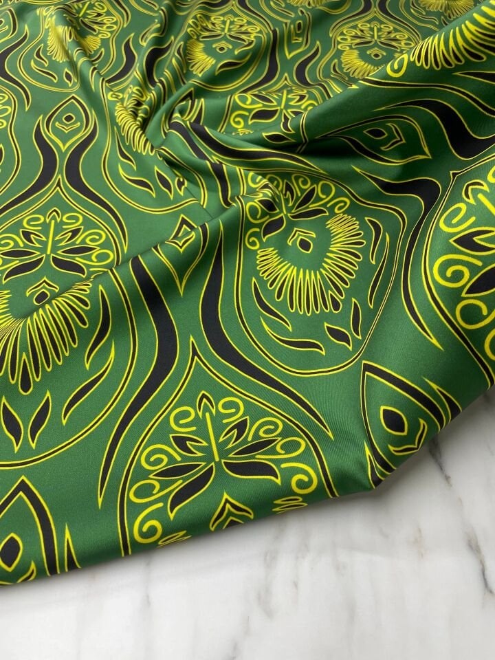 Yeşil Nakış Desen Elbiselik Gömleklik Tivil Saten Kumaş