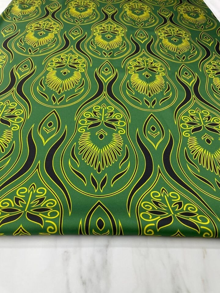 Yeşil Nakış Desen Elbiselik Gömleklik Tivil Saten Kumaş