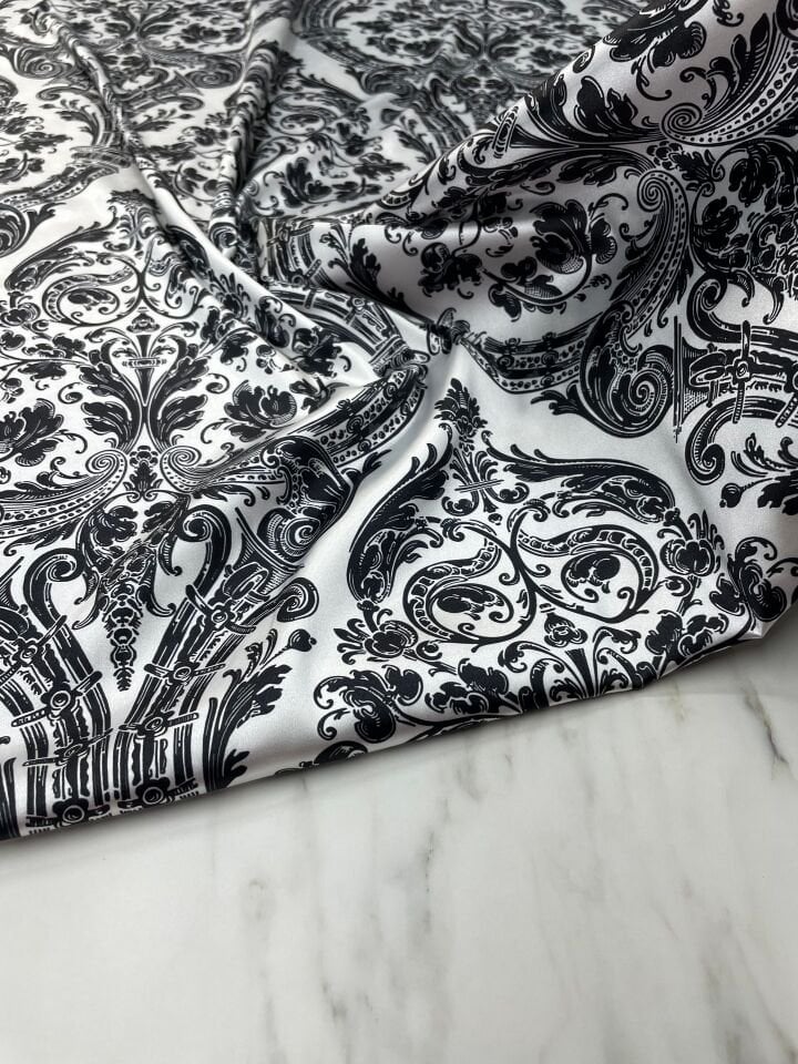 Beyaz İkat Desen Elbiselik Gömleklik Tivil Saten Kumaş