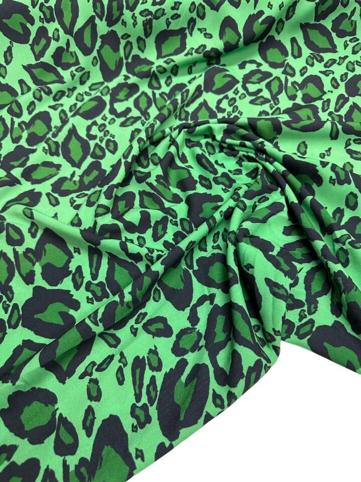 Yeşil Leopar Desen Elbiselik Gömleklik Krep Kumaş