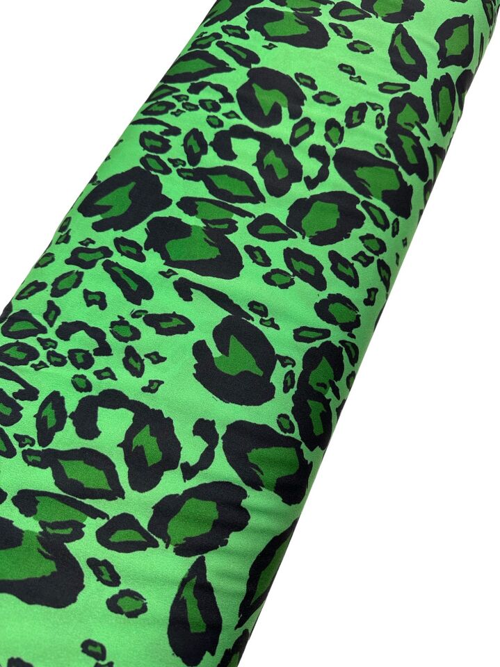 Yeşil Leopar Desen Elbiselik Gömleklik Krep Kumaş