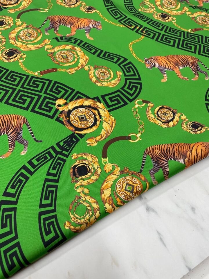 Yeşil Kaplan Desen Elbiselik Gömleklik Tivil Saten Kumaş