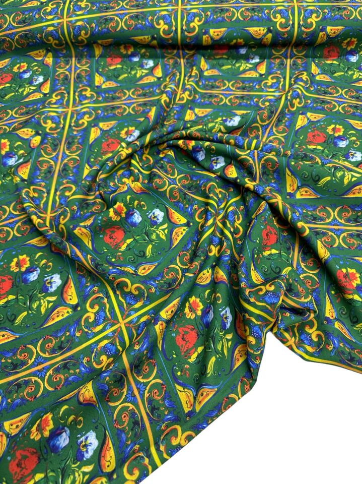 Yeşil Özbek Desen Elbiselik Gömleklik Krep Kumaş