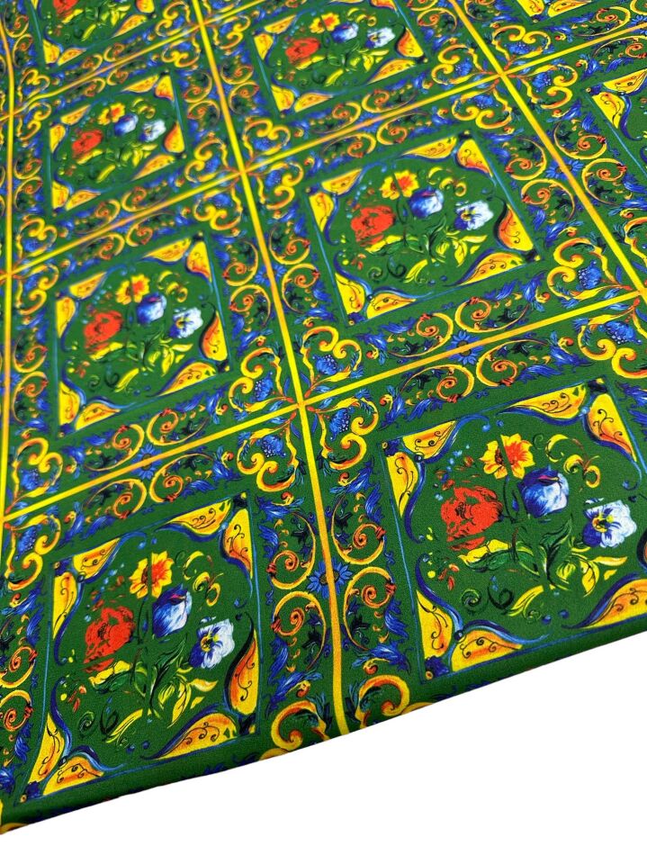 Yeşil Özbek Desen Elbiselik Gömleklik Krep Kumaş