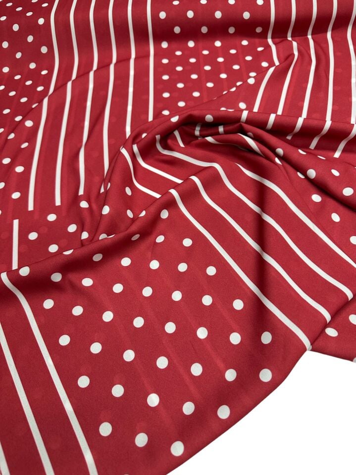 Kırmızı Noktalı Desen Elbiselik Gömleklik Krep Kumaş