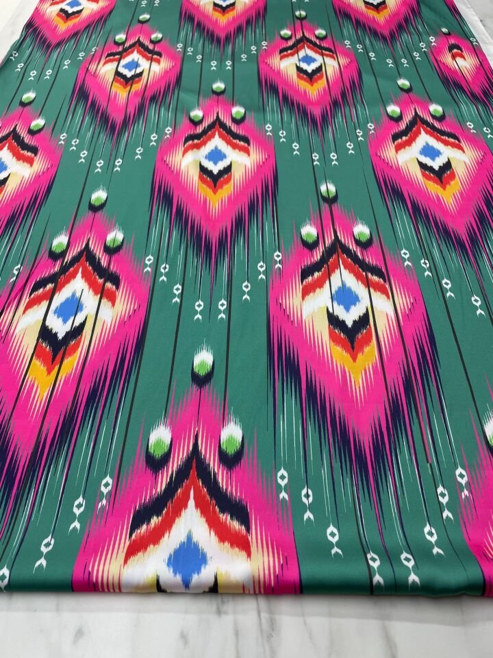 Fuşya İkat Desen Elbiselik Gömleklik Tivil Saten Kumaş