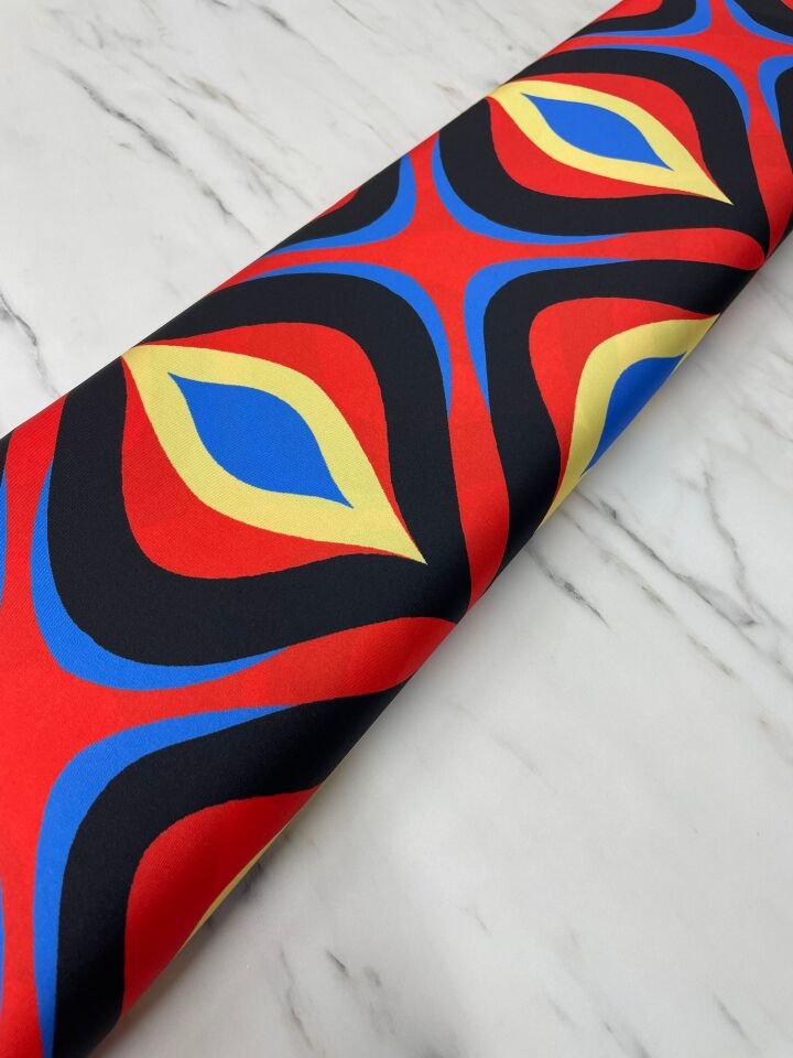 Kırmızı Desen Elbiselik Gömleklik Tivil Saten Kumaş