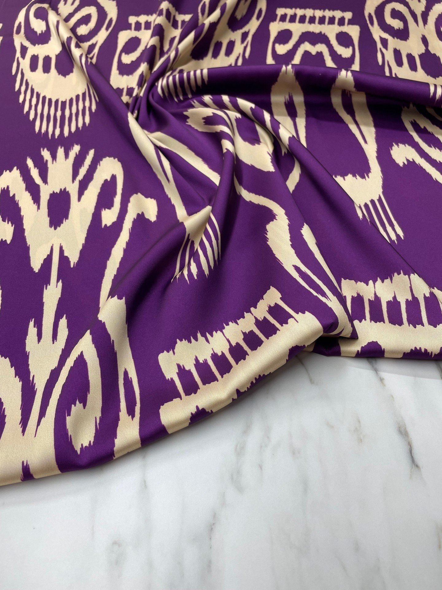 Mor İkat Desen Elbiselik Gömleklik Tivil Saten Kumaş