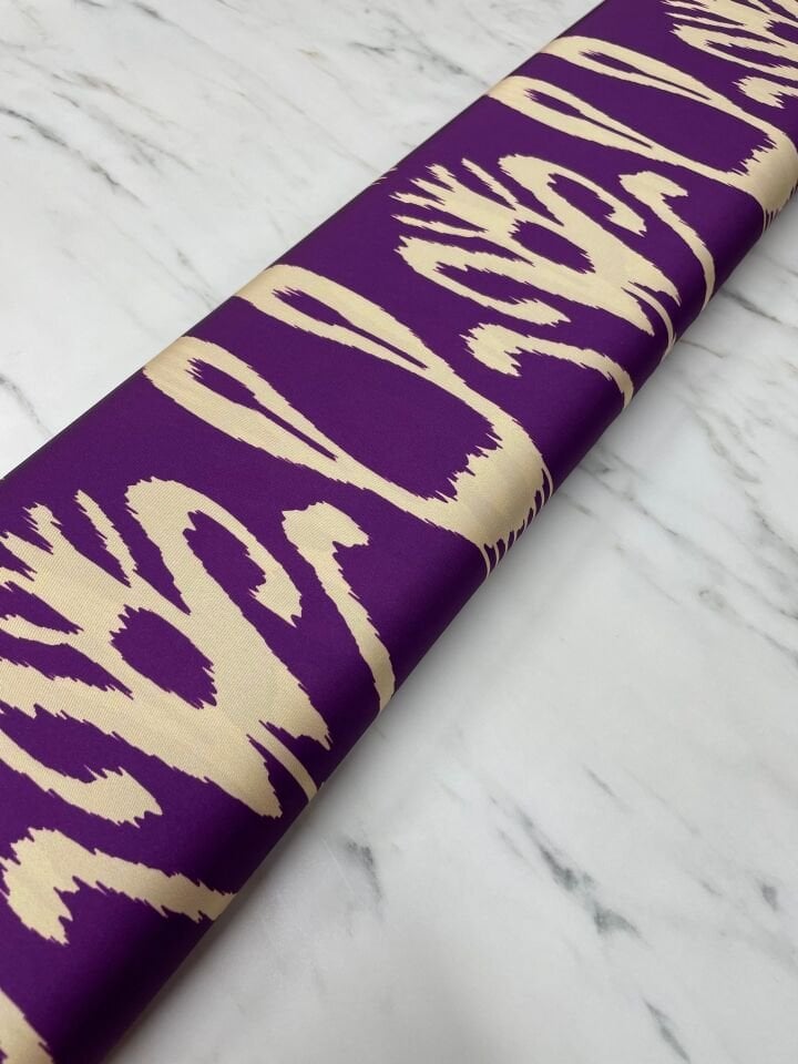 Mor İkat Desen Elbiselik Gömleklik Tivil Saten Kumaş