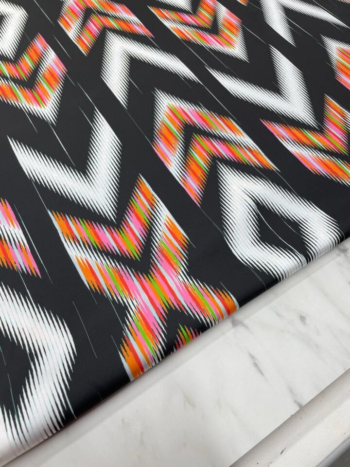 İkat Desen Elbiselik Gömleklik Tivil Saten Kumaş