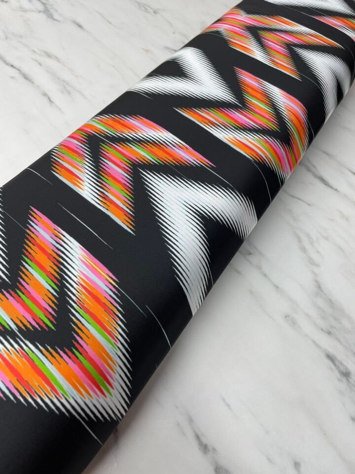 İkat Desen Elbiselik Gömleklik Tivil Saten Kumaş