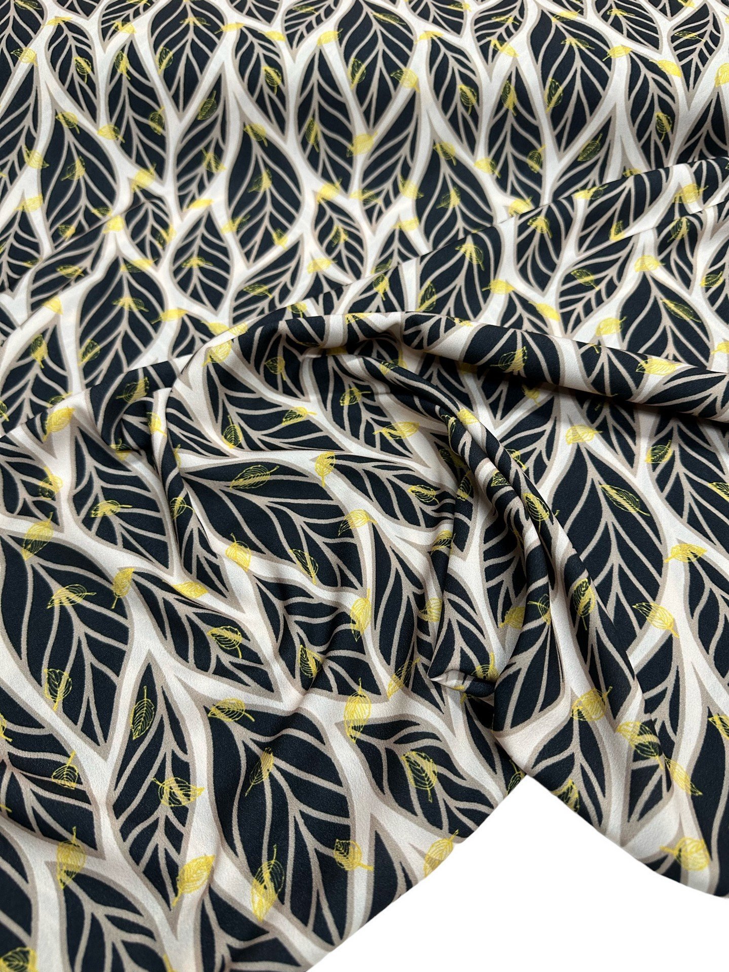 Yaprak Desen Elbiselik Gömleklik Krep Kumaş