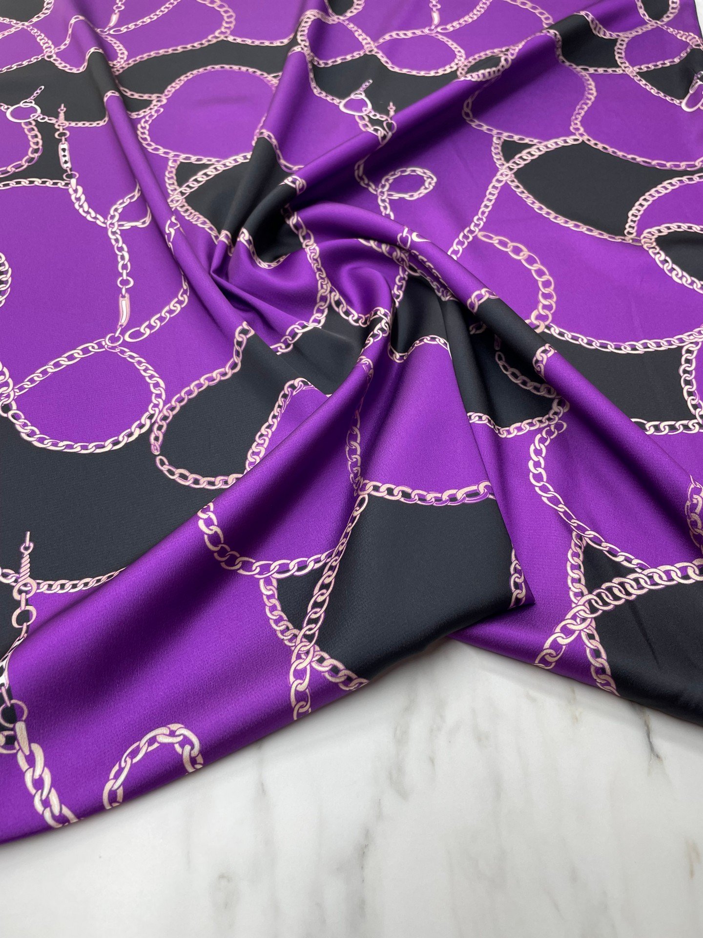 Mor Zincir Desen Elbiselik Gömleklik Tivil Saten Kumaş