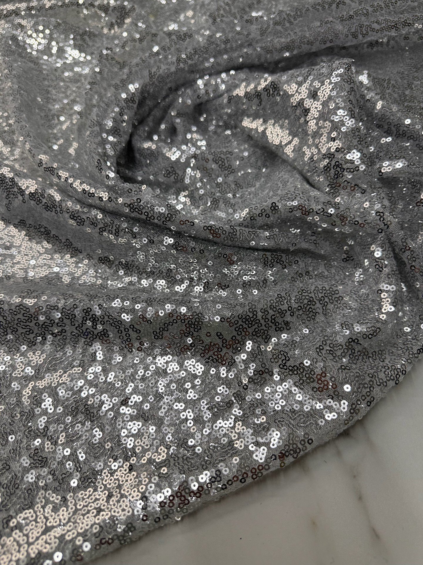Gri 3 milim Elbiselik Abiyelik Payet Kumaş