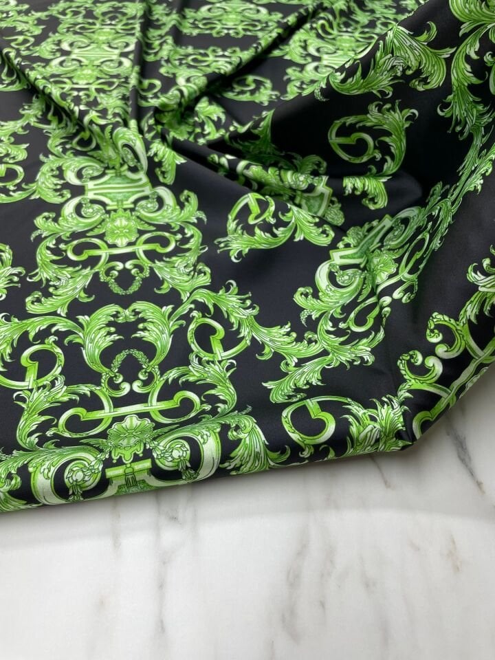 Yeşil Nakış Desen Elbiselik Gömleklik Tivil Saten Kumaş