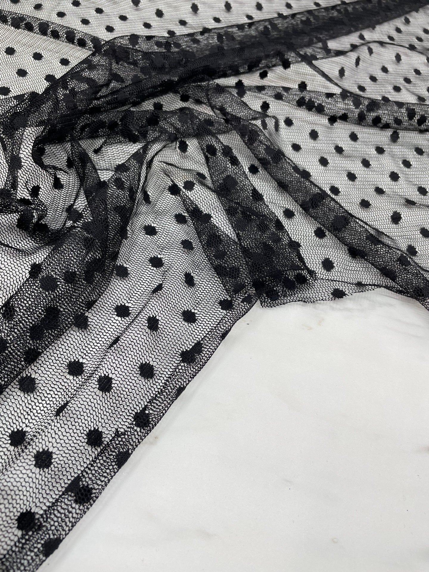 Siyah Puantiye Desen Elbiselik Abiyelik Tül Kumaş